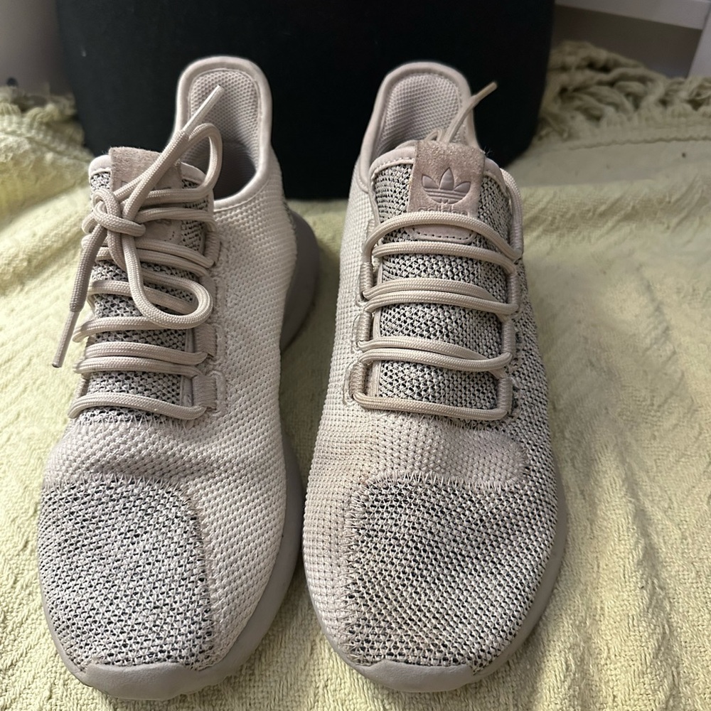 Adidas Women's Light Gray Sneakers